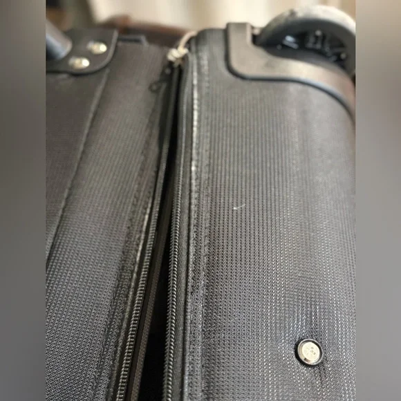 Travelpro Maxlite 5 Carry-On Rolling Garment Bag - Picture 10 of 14